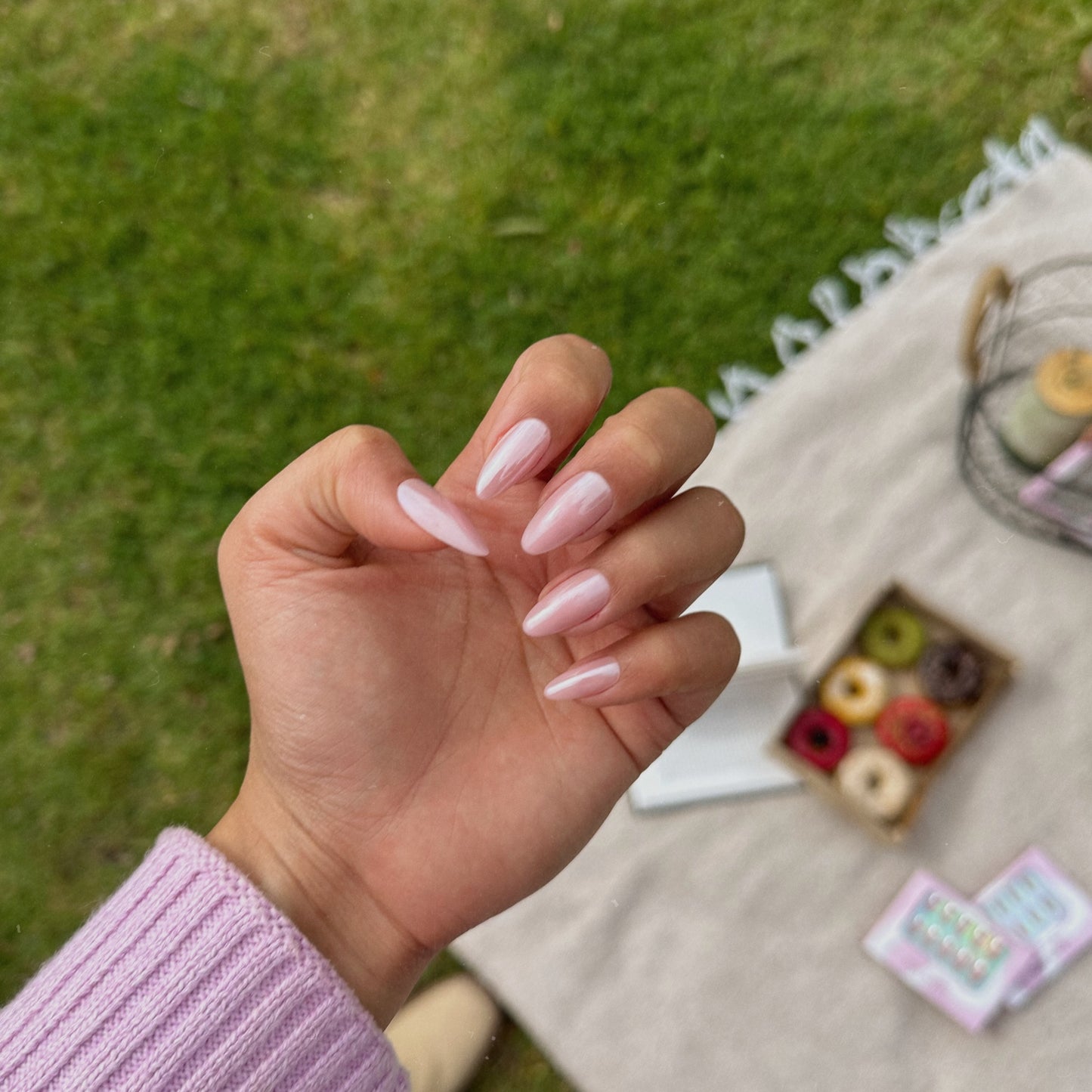 ROSE GLAZED DONUT